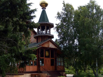 Храм святых Царственных Страстотерпцев поселка Новоомский.