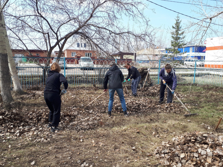 Давайте вместе сделаем наш поселок чище!!! 🍀 🍀 🍀.