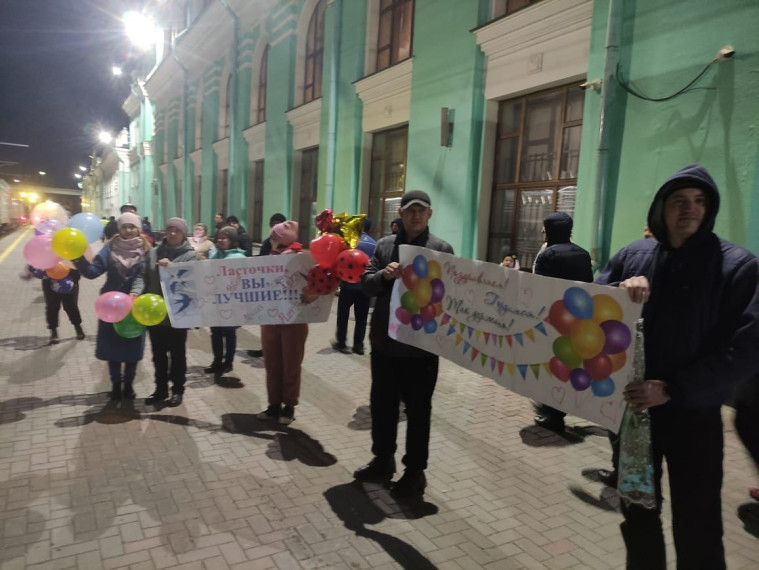 Хореографические коллективы Новоомского СДК "Ласточки" и "Сияние" 6 апреля приняли участие в Международном конкурсе "Зажигай" в г.Новосибирске..